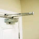 Установка доводчиков