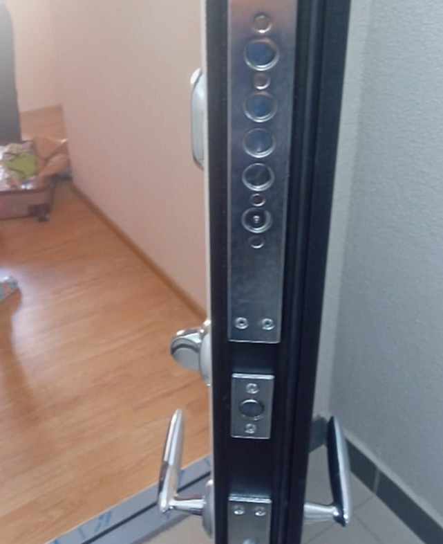 Ремонт металлических дверей